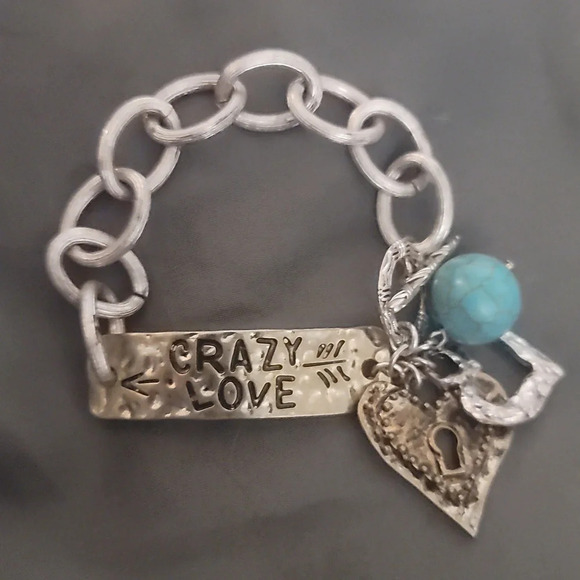 CRAZY LOVE faux silver & turquoise hearts keyhole bracelet southwestern western - Picture 1 of 5